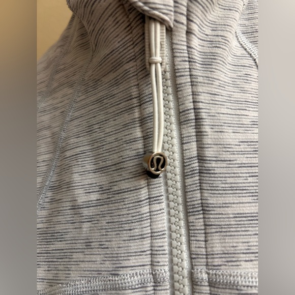 Lululemon jacket, S/6 - Picture 2 of 7